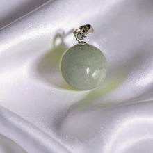 Load image into Gallery viewer, 14k Solid White Gold Celadon Green Round Jade Pendant Necklace