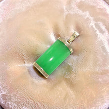 Load image into Gallery viewer, 14k Gold Curve Green Jade Pendant