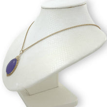 Load image into Gallery viewer, 14k Yellow Gold Cabochon Cut Lavender Jade Pendant Necklace