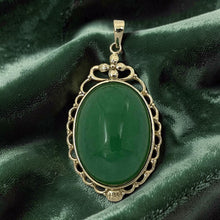 Load image into Gallery viewer, 14k Yellow Gold Cabochon Cut Green Jade Pendant Necklace