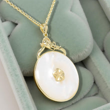 Load image into Gallery viewer, 14k Yellow Gold Hawaiian Plumeria Flower Disc Mother of Pearl Pendant Necklace