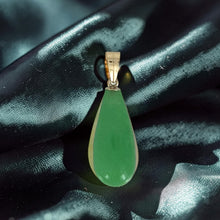 Load image into Gallery viewer, 14k Solid Yellow Gold Pear Green Jade Pendant Necklace
