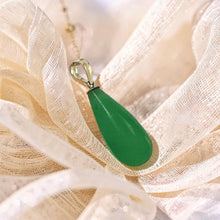 Load image into Gallery viewer, 14k Solid Yellow Gold Pear Green Jade Pendant Necklace