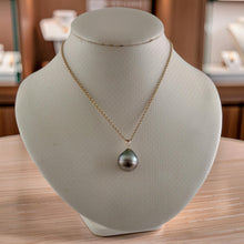 Load image into Gallery viewer, 14k Yellow Gold Raindrop Shaped Tahitian Pearl Pendant