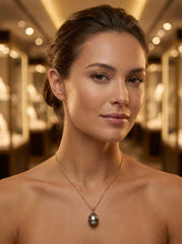 Load image into Gallery viewer, 14kt Yellow Gold Baroque Tahitian Pearl Pendant