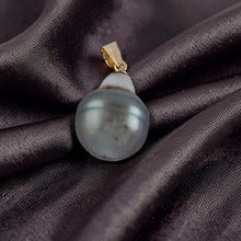 Load image into Gallery viewer, Baroque Silver Gray Tahitian Pearl 14K Yellow Gold Pendant