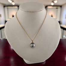 Load image into Gallery viewer, 14K Yellow Gold 12.5mm Baroque Tahitian Pearl Pendant Charcoal Gray