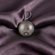 Load image into Gallery viewer, Baroque Tahitian Pearl 14k White Gold Pendant