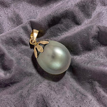 Load image into Gallery viewer, 14k Yellow Gold Gray-Blue Tahitian Pearl Pendant