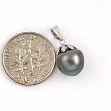 Load image into Gallery viewer, 14k White Gold 9.3 mm Black-Blue Tahitian Pearl Pendant