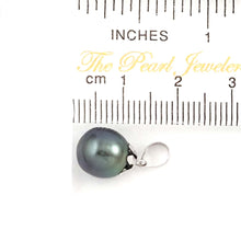 Load image into Gallery viewer, Compact Black Tahitian Pearl Flower Cap Pendant