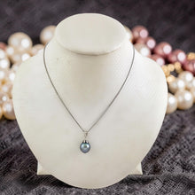 Load image into Gallery viewer, Classic Black Tahitian Pearl Flower Cap Pendant