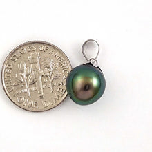 Load image into Gallery viewer, Green Tahitian Pearl Flower Cap Pendant