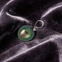 Load image into Gallery viewer, Green Tahitian Pearl Flower Cap Pendant