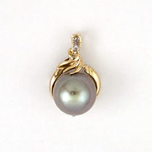 Load image into Gallery viewer, 14k Yellow Gold &amp; Diamond Silver-Tone Tahitian Pearl Pendant