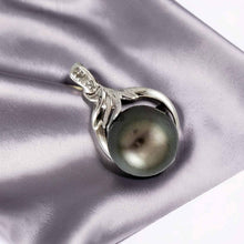 Load image into Gallery viewer, 14k White Gold Feather Black Tahitian Pearl Pendant