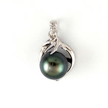 Load image into Gallery viewer, 14k White Gold Diamond &amp; Black Tahitian Pearl Pendant