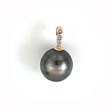 Load image into Gallery viewer, 14k Yellow Gold Triple-Diamond Bale &amp; Black Tahitian Pearl Pendant