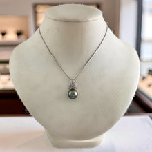 Load image into Gallery viewer, 14k White Gold Diamond Crown Tahitian Pearl Pendant