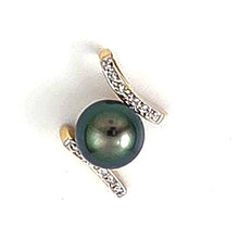 Load image into Gallery viewer, 14k Yellow Gold Twin-Bar Black Tahitian Pearl Pendant