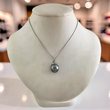 Load image into Gallery viewer, 14k White Gold Diamond &amp; Silver-Green Tahitian Pearl Pendant