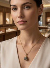 Load image into Gallery viewer, 14k Yellow Gold Ocean-Green Tahitian Pearl Pendant