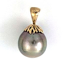 Load image into Gallery viewer, 14k Yellow Gold Flowery-Cap &amp; Diamond Smoke Tahitian Pearl Pendant