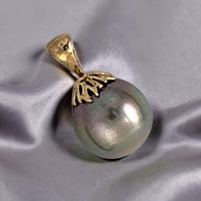 Load image into Gallery viewer, 14k Yellow Gold Flowery-Cap &amp; Diamond Smoke Tahitian Pearl Pendant