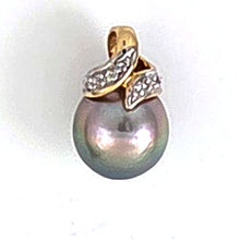 Load image into Gallery viewer, 14k Yellow Gold &amp; Diamond Natural Silver Tone Tahitian Pearl Pendant