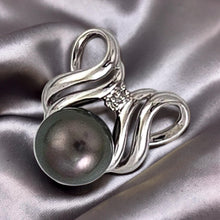 Load image into Gallery viewer, Black Tahitian Pearl Pendant in 14k White Gold &amp; Diamonds