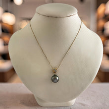 Load image into Gallery viewer, 14k Yellow Gold X-Bale &amp; Diamond Black Tahitian Pearl Pendant