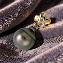 Load image into Gallery viewer, 14k Yellow Gold X-Bale &amp; Diamond Black Tahitian Pearl Pendant