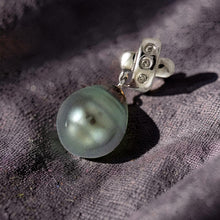 Load image into Gallery viewer, 14k White Gold &amp; Diamond Baroque Black Tahitian Pearl Pendant