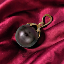 Load image into Gallery viewer, 14k Yellow Gold Star-Bale &amp; Diamond Black Tahitian Pearl Pendant