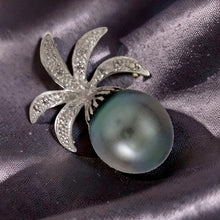 Load image into Gallery viewer, 14k White Gold Pineapple-Bale &amp; 16-Diamond Tahitian Pearl Pendant
