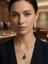 Load image into Gallery viewer, 14k Yellow Gold Flower-Bale Peacock Tahitian Pearl Pendant