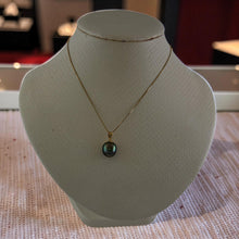 Load image into Gallery viewer, 14k Yellow Gold Flower-Bale &amp; 10.3×12 mm Peacock Tahitian Pearl Pendant