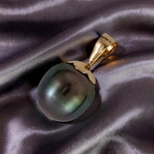 Load image into Gallery viewer, 14k Yellow Gold Flower-Bale &amp; 10.3×12 mm Peacock Tahitian Pearl Pendant