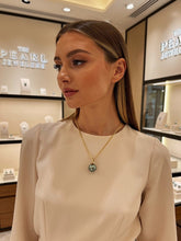 Load image into Gallery viewer, 14k Yellow Gold Flower-Bale Pale-Black Tahitian Pearl Pendant