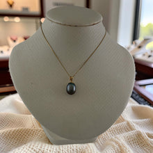Load image into Gallery viewer, Genuine Black Tahitian Pearl &amp; 14k Yellow Gold Flower-Bale Pendant