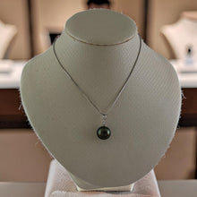 Load image into Gallery viewer, Black Tahitian Pearl &amp; 14k White Gold Diamond Accent Pendant