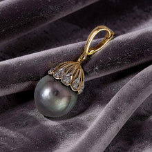 Load image into Gallery viewer, Black Gray Tahitian Pearl &amp; 14k Yellow Gold Flowery-Cap Bale with 6 Diamonds Pendant