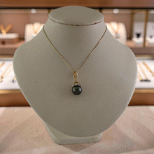 Load image into Gallery viewer, Vintage Baroque Black Tahitian Pearl &amp; 14k Yellow Gold Enhance-Cap Pendant