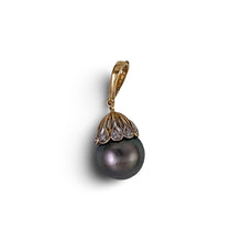 Load image into Gallery viewer, Black Tahitian Pearl &amp; 14k Yellow Gold Flowery-Cap Bale with 6 Diamonds Pendant