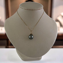 Load image into Gallery viewer, 14k Yellow Gold Flowery-Cap &amp; Diamond Baroque Tahitian Pearl Pendant