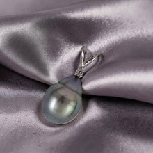 Load image into Gallery viewer, 14k White Gold Single-Diamond Baroque Tahitian Pearl Pendant