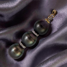 Load image into Gallery viewer, 14k Yellow Gold &amp; Diamonds 3-Series Black Tahitian Pearl Pendant