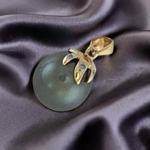 Load image into Gallery viewer, Black Tahitian Pearl &amp; Diamond Star-Bale Pendant 14K