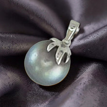 Load image into Gallery viewer, Gray Tahitian Pearl &amp; Diamond Star-Bale Pendant 14k