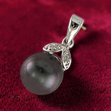 Load image into Gallery viewer, 14k Twin-Leaf Bale &amp; Diamond Tahitian Pearl Pendant